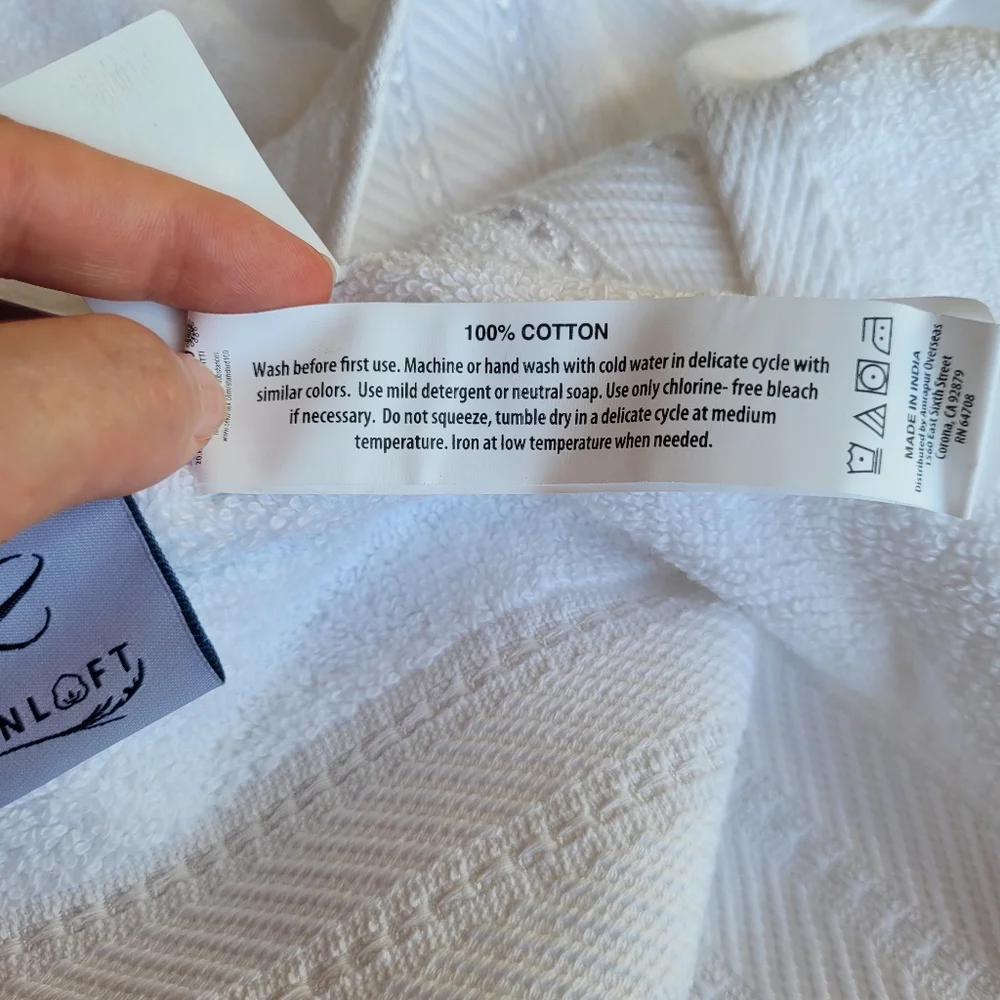 New MODERN THREADS White Spunloft Bath Towel Set of 2 27 x 54